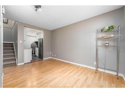 12-287 Southampton Drive Sw, Calgary, AB - Indoor Photo Showing Other Room