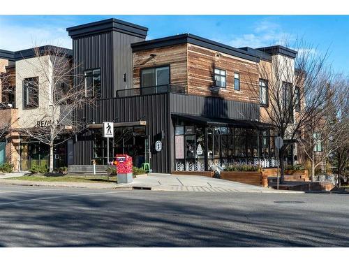 1739 48 Avenue Sw, Calgary, AB - Outdoor With Balcony