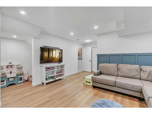 116 Walgrove Drive Se, Calgary, AB - Indoor Photo Showing Living Room