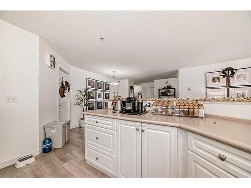 1130-8 Bridlecrest Drive Sw, Calgary, AB - Indoor