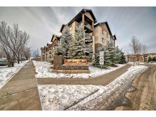 1130-8 Bridlecrest Drive Sw, Calgary, AB - Outdoor