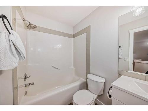 1180 Kings Heights Road Se, Airdrie, AB - Indoor Photo Showing Bathroom