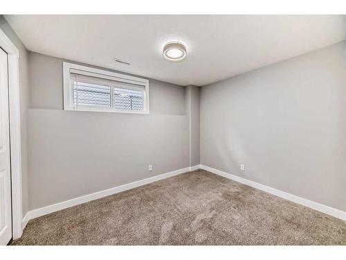 1180 Kings Heights Road Se, Airdrie, AB - Indoor Photo Showing Other Room