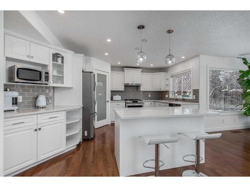 110 Cougarstone Terrace Sw, Calgary, AB - Indoor Photo Showing Kitchen With Upgraded Kitchen