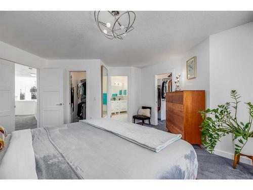 110 Cougarstone Terrace Sw, Calgary, AB - Indoor Photo Showing Bedroom