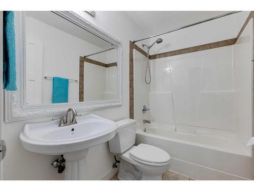 110 Cougarstone Terrace Sw, Calgary, AB - Indoor Photo Showing Bathroom