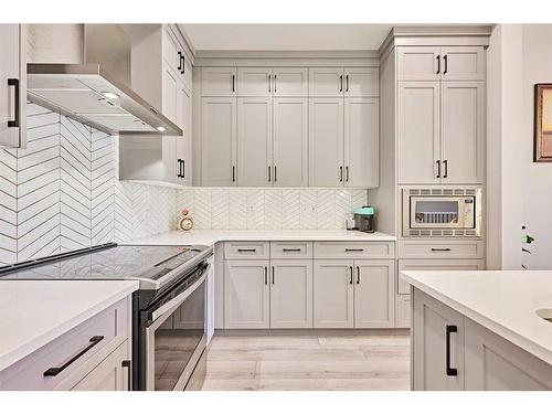 565 Marine Drive Se, Calgary, AB - Indoor Photo Showing Kitchen