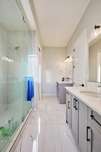 565 Marine Drive Se, Calgary, AB - Indoor Photo Showing Bathroom