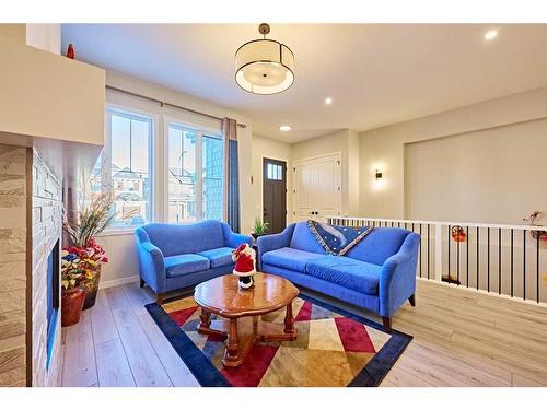 565 Marine Drive Se, Calgary, AB - Indoor Photo Showing Living Room