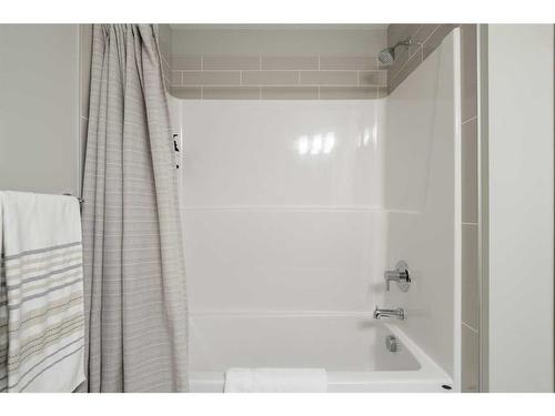 133 Ambleside Heath Nw, Calgary, AB - Indoor Photo Showing Bathroom