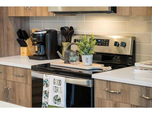 133 Ambleside Heath Nw, Calgary, AB - Indoor Photo Showing Kitchen