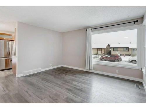 32 Castleridge Road Ne, Calgary, AB - Indoor Photo Showing Other Room