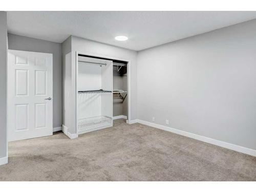 32 Castleridge Road Ne, Calgary, AB - Indoor Photo Showing Other Room