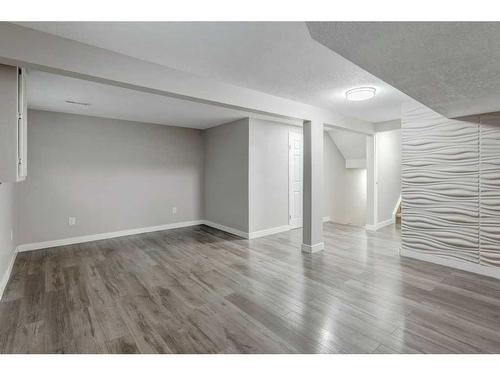 32 Castleridge Road Ne, Calgary, AB - Indoor Photo Showing Other Room