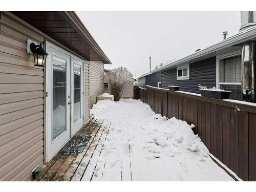 32 Castleridge Road Ne, Calgary, AB - Outdoor With Deck Patio Veranda With Exterior