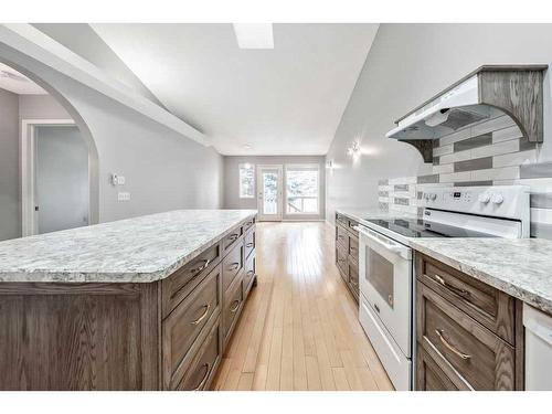 126 Baker Creek Drive Sw, High River, AB - Indoor Photo Showing Kitchen