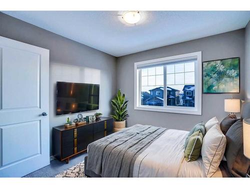 602 Edgefield Gate, Strathmore, AB - Indoor Photo Showing Bedroom