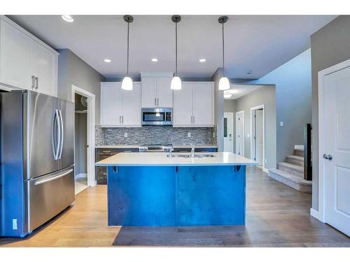 602 Edgefield Gate, Strathmore, AB - Indoor Photo Showing Kitchen With Double Sink With Upgraded Kitchen