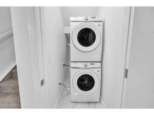 525 Corner Meadows Way Ne, Calgary, AB - Indoor Photo Showing Laundry Room