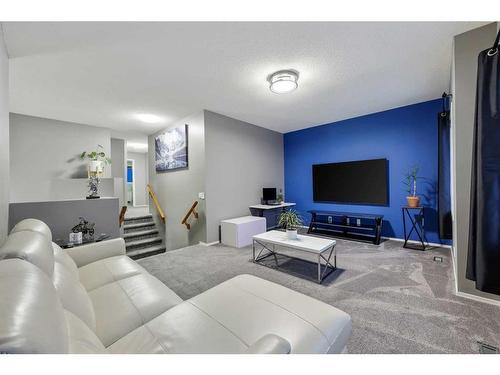 30 Royal Oak Grove Nw, Calgary, AB - Indoor Photo Showing Living Room