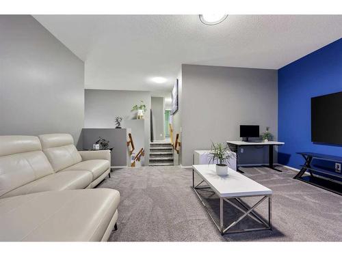 30 Royal Oak Grove Nw, Calgary, AB - Indoor Photo Showing Living Room