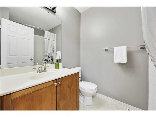 30 Royal Oak Grove Nw, Calgary, AB - Indoor Photo Showing Bathroom