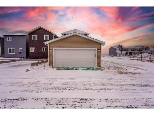 572 Baywater Manor Sw, Airdrie, AB - Outdoor