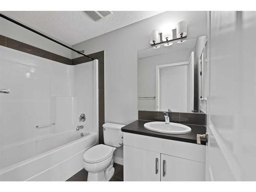 76 Skyview Point Crescent Ne, Calgary, AB - Indoor Photo Showing Bathroom