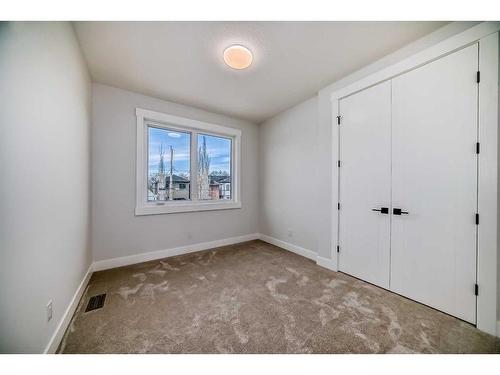 440 23 Avenue Nw, Calgary, AB - Indoor Photo Showing Other Room