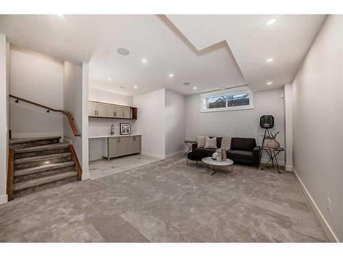 440 23 Avenue Nw, Calgary, AB - Indoor