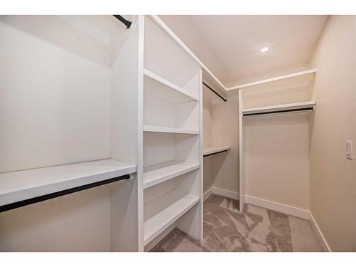 440 23 Avenue Nw, Calgary, AB - Indoor With Storage