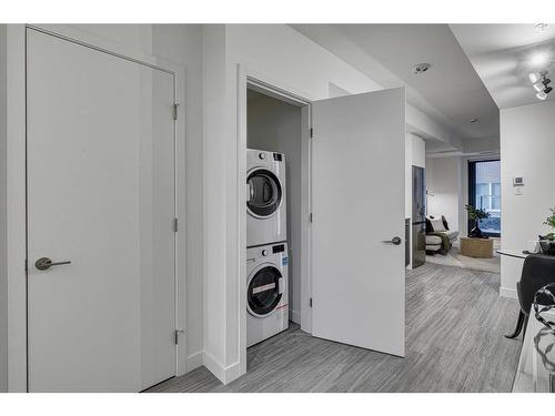 310-730 2 Avenue Sw, Calgary, AB - Indoor Photo Showing Laundry Room