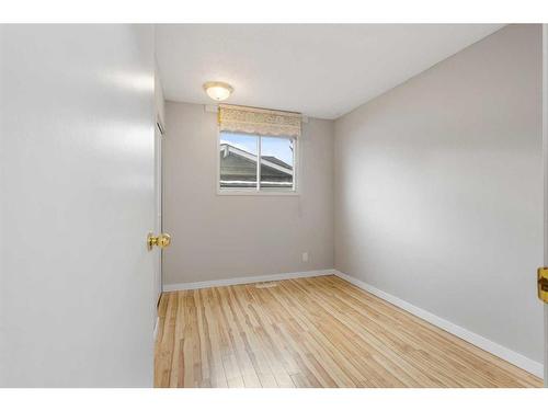 992 Rundlecairn Way Ne, Calgary, AB - Indoor Photo Showing Other Room