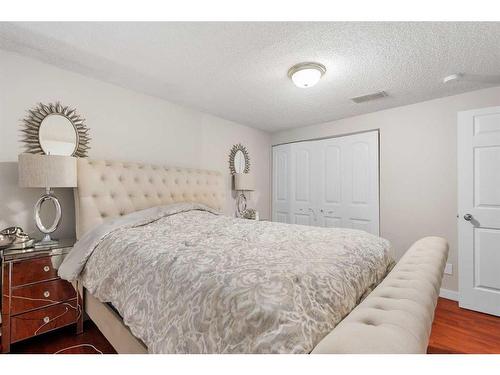 992 Rundlecairn Way Ne, Calgary, AB - Indoor Photo Showing Bedroom