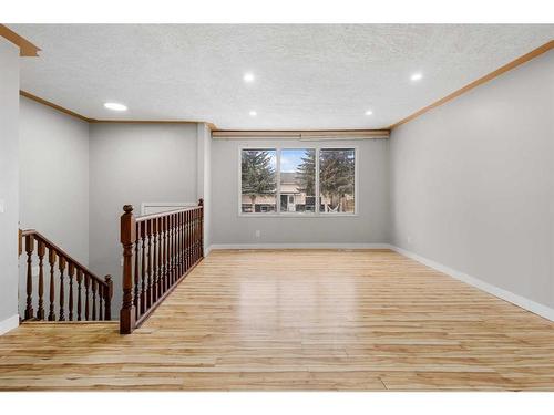 992 Rundlecairn Way Ne, Calgary, AB - Indoor Photo Showing Other Room