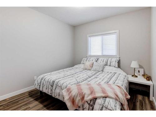 45 Mackenzie Way, Carstairs, AB - Indoor Photo Showing Bedroom