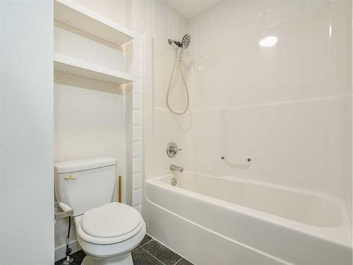 53 Chaparral Ridge Rise Se, Calgary, AB - Indoor Photo Showing Bathroom