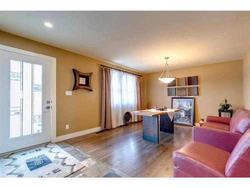 3140 46 Street Sw, Calgary, AB - Indoor Photo Showing Living Room With Fireplace