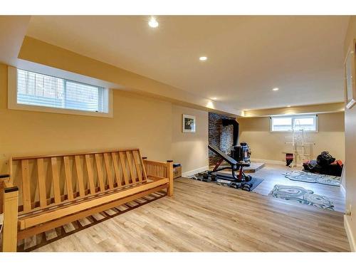 3140 46 Street Sw, Calgary, AB - Indoor