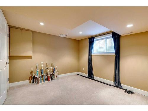 3140 46 Street Sw, Calgary, AB - Indoor