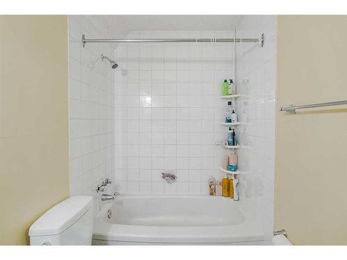 109-1712 38 Street Se, Calgary, AB - Indoor Photo Showing Bathroom