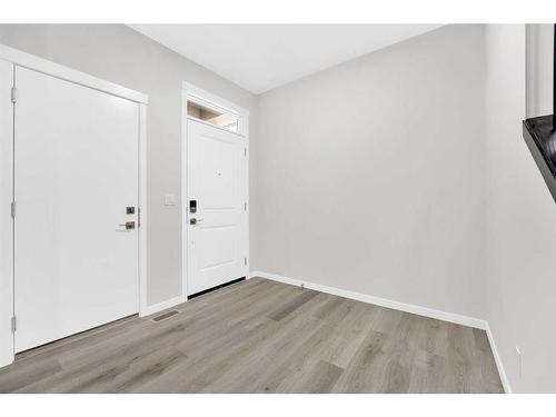 317 Corner Glen Way Ne, Calgary, AB - Indoor Photo Showing Other Room