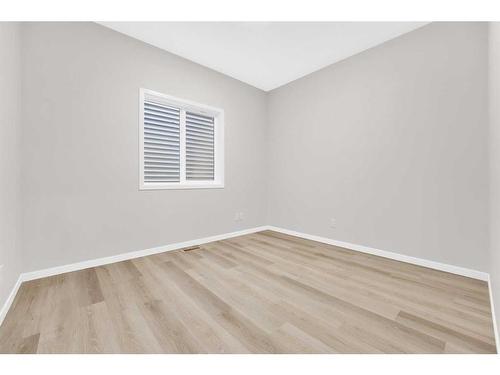 317 Corner Glen Way Ne, Calgary, AB - Indoor Photo Showing Other Room