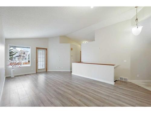 57 Citadel Gardens Nw, Calgary, AB - Indoor