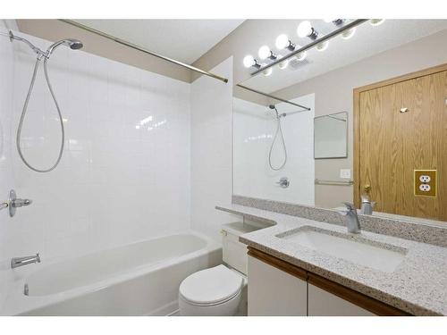 57 Citadel Gardens Nw, Calgary, AB - Indoor Photo Showing Bathroom