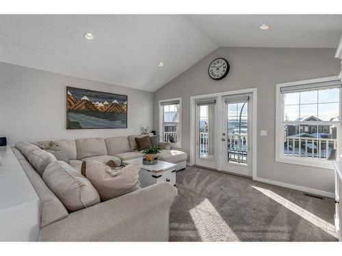 113 Heritage Cove, Cochrane, AB - Indoor Photo Showing Living Room