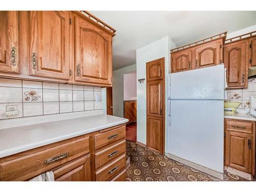 2622 42 Street Se, Calgary, AB - Indoor Photo Showing Kitchen