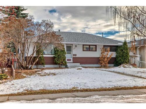 2622 42 Street Se, Calgary, AB - Outdoor