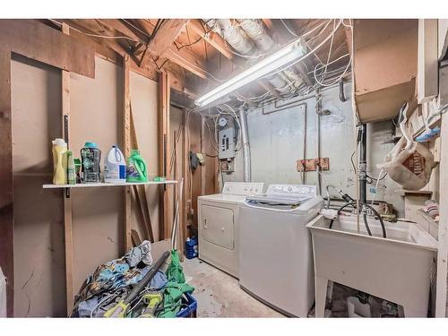 2622 42 Street Se, Calgary, AB - Indoor Photo Showing Laundry Room