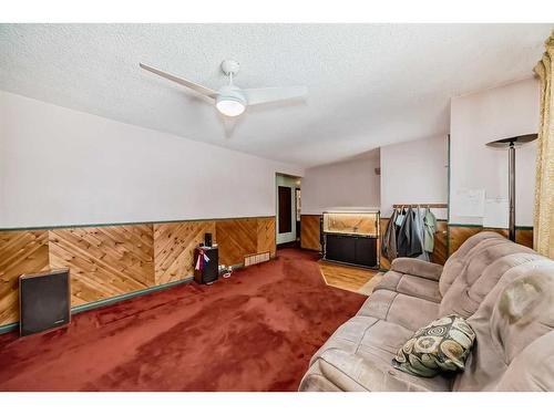 2622 42 Street Se, Calgary, AB - Indoor